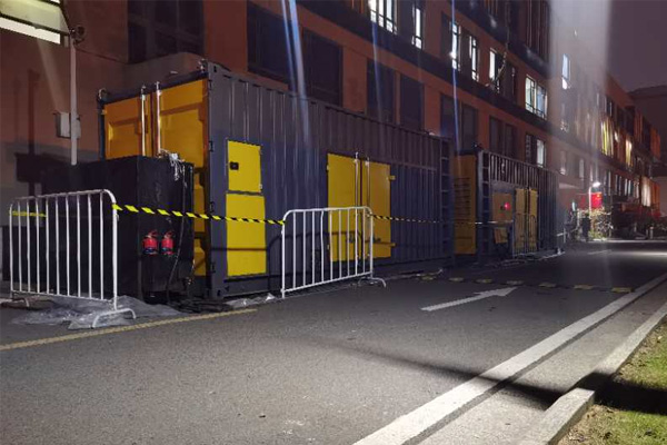 涞水柴油发电机组的输出电压是如何调节的？